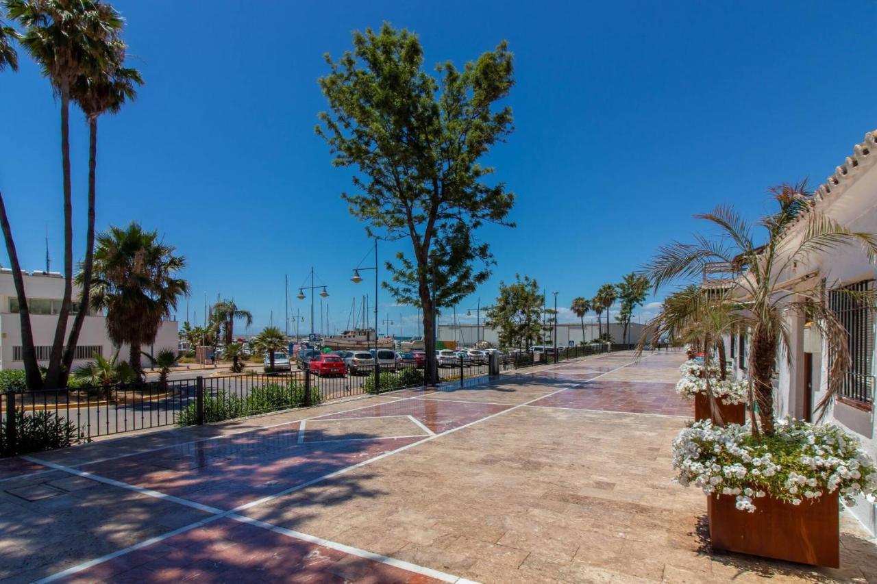 Room In Guest Room - Private Room In The Fishing Port Of Marbella Exteriér fotografie