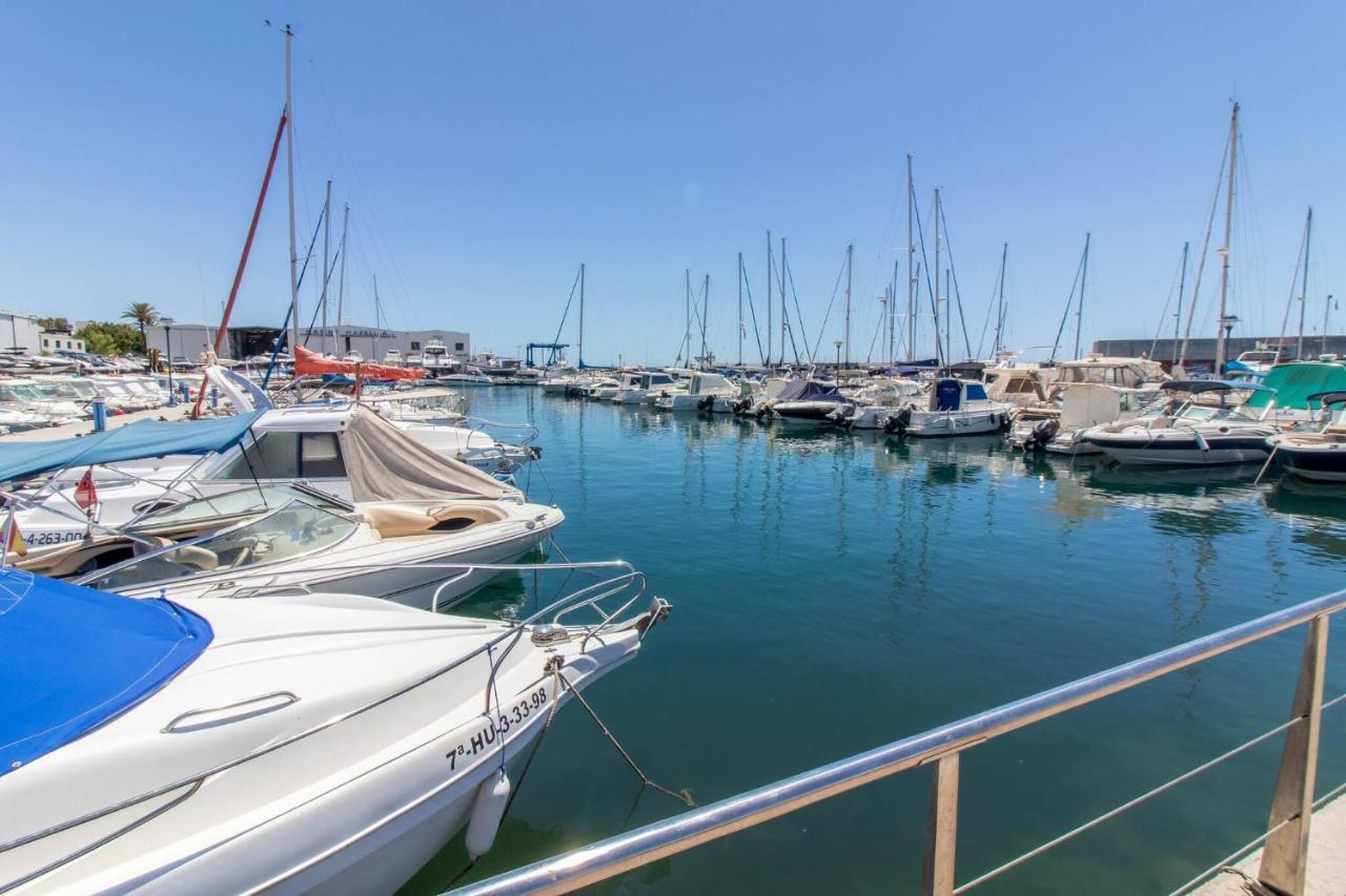 Room In Guest Room - Private Room In The Fishing Port Of Marbella Exteriér fotografie